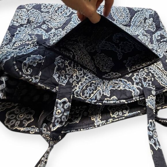 VERA BRADLEY Women’s Blue & White Collegiate Penn State “Blue Bandana” Quilted S - Picture 6 of 9